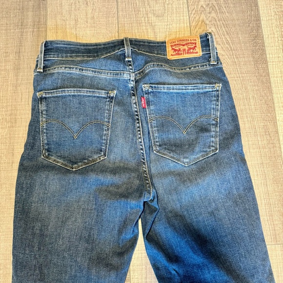 Levi’s Bootcut High- rise Jeans - Picture 3 of 7